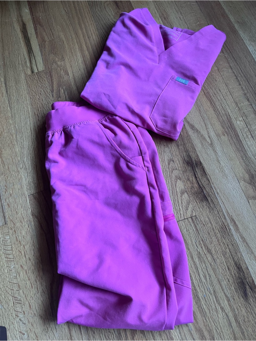 FIGS Women's Pink Scrub Set size medium